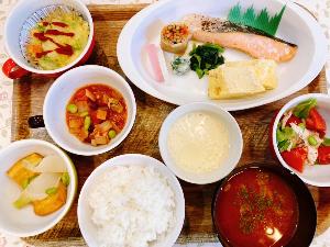 朝食