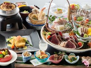 【旬彩物語／船遊びコース】和牛の豆乳グラタンに美鮮豚のピカタ、鰹と土佐梅の釜飯、かつおのタタキ付