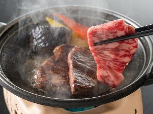 【土佐あかうしのステーキ】幻の和牛、土佐あかうしのステーキは赤身とサシのバランスが抜群です
