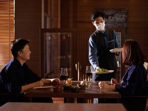 ◆夕食ビュッフェ一例／ビュッフェの他にシェフこだわりメイン料理をテーブルまでお届け