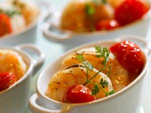 ◆夕食ビュッフェ一例／海の幸や山の幸を使用した料理をビュッフェ形式で