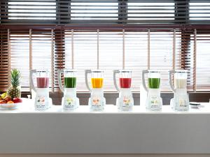 ◆朝食ビュッフェ一例／フレッシュな野菜や果物を使用したスムージー