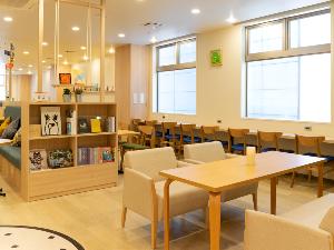 ×【ライブラリーカフェ】チェックイン後のカフェスペースとしても、ご利用いただけます