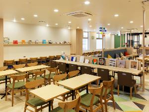×【ライブラリーカフェ】お仕事や商談、旅の相談スペースとしてもご利用いただけます