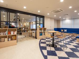 ×【ライブラリーカフェ】チェックイン後のカフェスペースとしても、ご利用いただけます