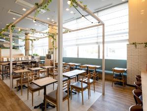 ×ライブラリーカフェ