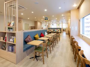 ×【ライブラリーカフェ】チェックイン後のカフェスペースとしても、ご利用いただけます