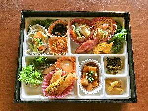 夕食弁当の一例