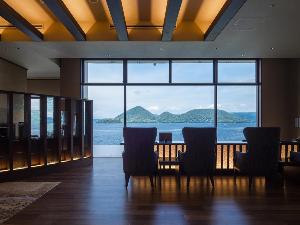 洞爺湖を眺めながらお手続きを致します。