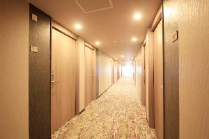 客室階廊下の一例