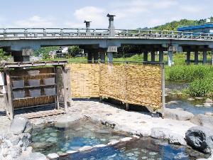 三朝橋と河原風呂