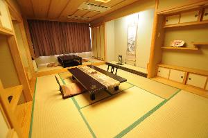 【西館】和室10畳＋掘り炬燵