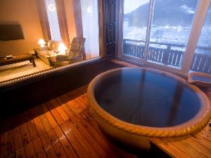 【西館】貴賓室客室露天風呂※客室露天風呂は、温泉ではございません。予めご了承ください。
