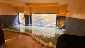 当ホテル自慢の天然温泉大浴場で1日の疲れを癒して下さいませ。