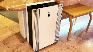 ロビーに大型空気清浄機設置してます。