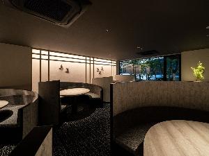 おしどりの池を望むレストラン「on the lake」