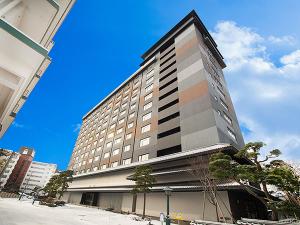【外観】市電湯の川温泉電停より徒歩約3分の場所にあります。