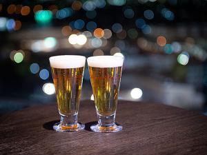 【SKY SALON BOUKYOU】湯上りに生ビールなどの冷たいお飲み物を召し上がりながら、豊かな時間をお過ごしいただけます。