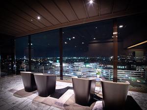 【SKY SALON BOUKYOU】湯の川温泉地区で最も高い位置にある最上階のサロン。