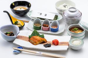 ご朝食は和定食・洋セットより当日チョイス。和食は御飯かおかゆをお選びいただけます。