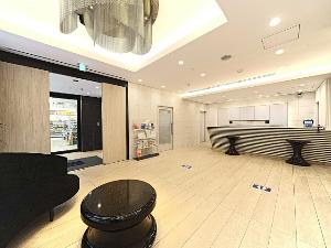 コンビニは1階フロント・ロビーを出てすぐです!