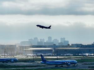 羽田空港(ホテルから東京モノレール直通1本で最短23分)