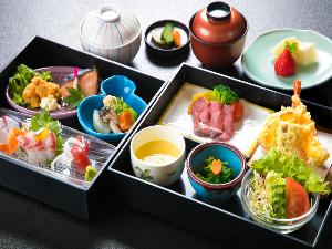 【日本料理　れいめい庵】玉手箱（一例）