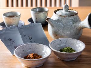 客室にはとうきび茶、緑茶をご用意