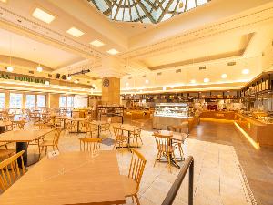 ビュッフェレストラン「ROWAN　FOOD　HALL」