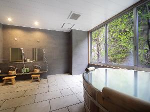 【貸切風呂　こまくさ】自然を眺めながらのんびり寛げます 
