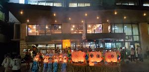 ８月１５日は、長崎恒例『精霊流し』　爆竹バンバン楽しもう！！