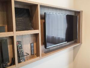 【ダブルスタンダード】32インチの大画面テレビ
