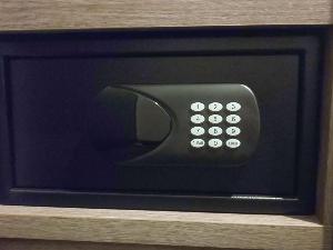 全ての客室にセキュリティボックスを設置で貴重品の管理もバッチリ。