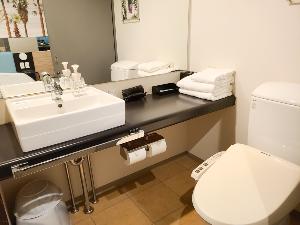 【洗面台】バス・トイレ別のため、広々ご利用いただけます。