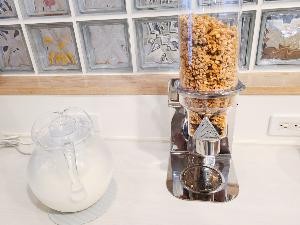 【無料朝食】提供イメージ。彩り豊かな朝食をご用意しております。 