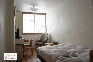 貝灰漆喰デザイナーズシングルルーム