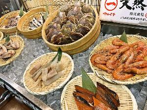 海鮮浜焼き。お好きな物を焼いてお召し上がりいただけます。