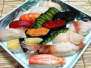 地元老舗寿司店「味楽寿司」の特上おまかせ握り(一例)