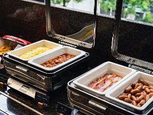朝食はブッフェスタイルで提供しております。