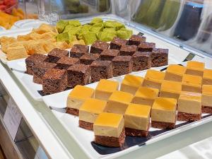 【朝食】朝食「デザートコーナー」数種類のケーキやヨーグルトなどをご用意しております