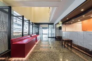 ＜ロビー＞シンプル・モダンな”デザイン”が息づく空間で、居心地のいい滞在をどうぞ