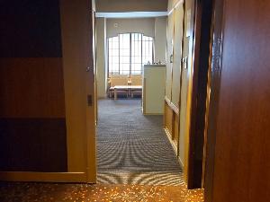 【本館／こもれび】DX和洋室／お部屋の入口は引き戸タイプ　※イメージ