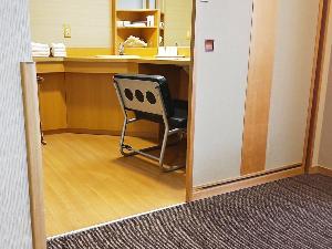 【本館／こもれび】DX和洋室／洗面所にも段差がないので車椅子のままご利用OK　※イメージ　