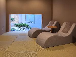 湯上りでお寛ぎいただけるスペースとしてもご利用いただける、貸切風呂専用の脱衣所