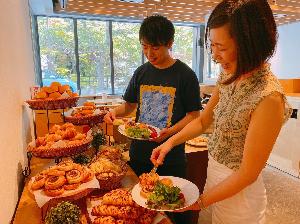 焼き立てパンが食べ放題♪ビュッフェ形式の朝食付♪