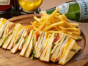 「アルパインブラッセリー」料理