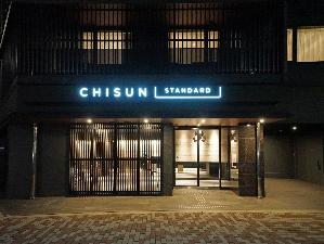 ホテル エントランス 【夜】