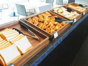 ホテルヴィソン最上階のダイニング「イスルン」朝食ビュッフェ一例