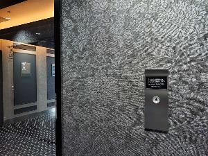 大浴場出口（内側からエレベーターを呼べます）