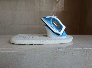 フロントにて貸し出しております。